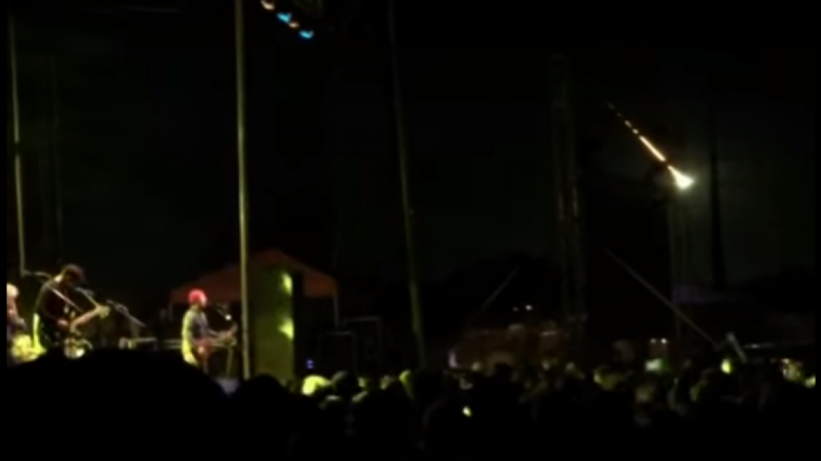 Βίντεο: Όταν ένας μετεωρίτης έπεσε κατά τη διάρκεια συναυλίας στο Τέξας 